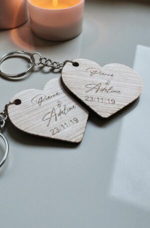 Porte-clé cœur en bois personnalisé – Gravure prénoms & date – Cadeau couple, mariage, PACS