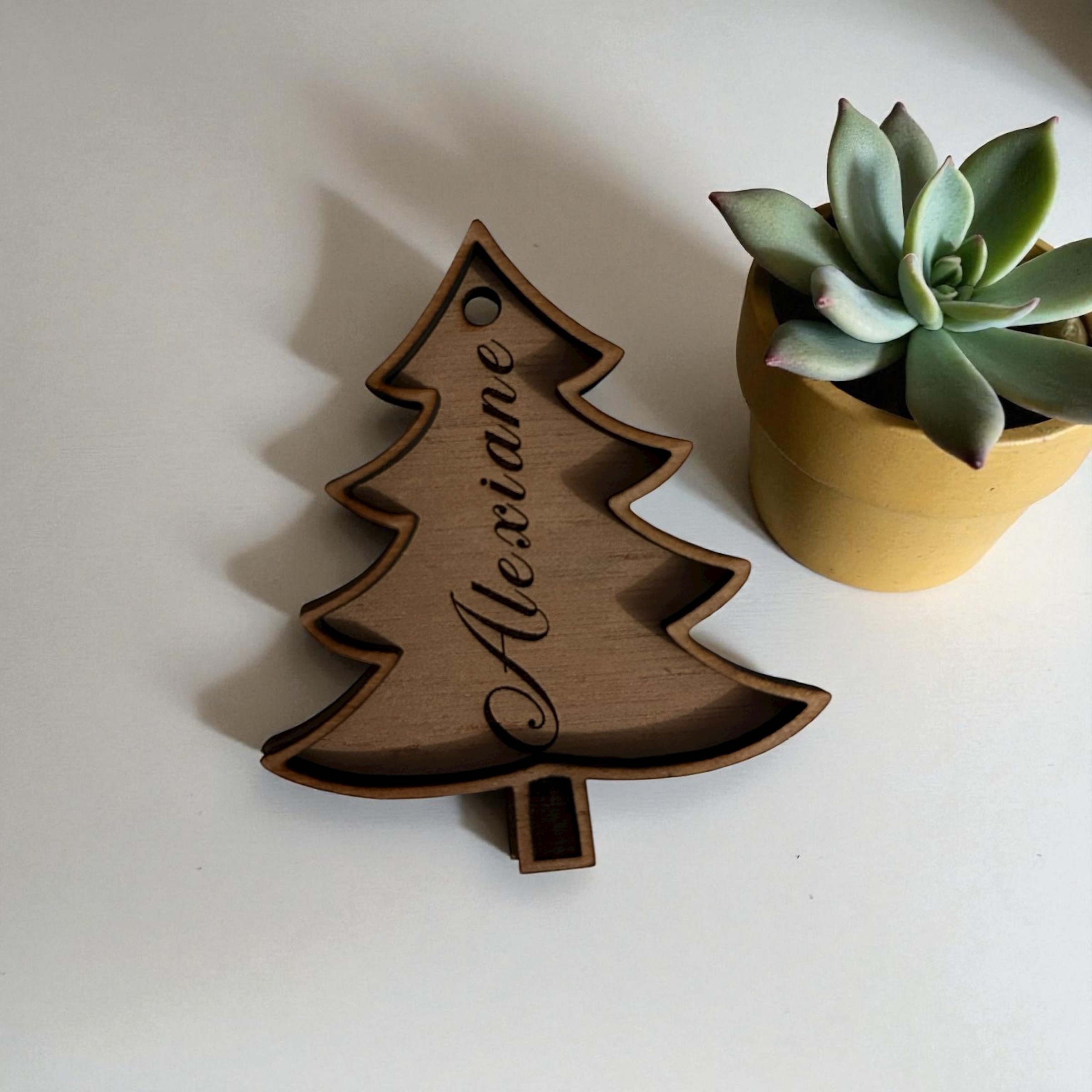 Suspension sapin bois personnalisé prénom – Décoration Noël artisanale